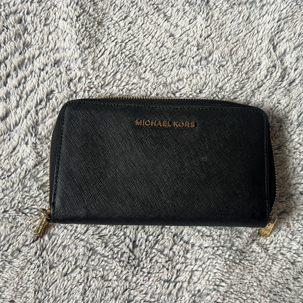 NWOT Michael Kors Saffiano Leather Continental Wallet